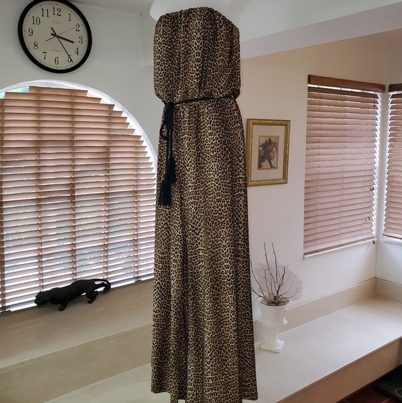 Jumpsuit - Picture 3 of 8